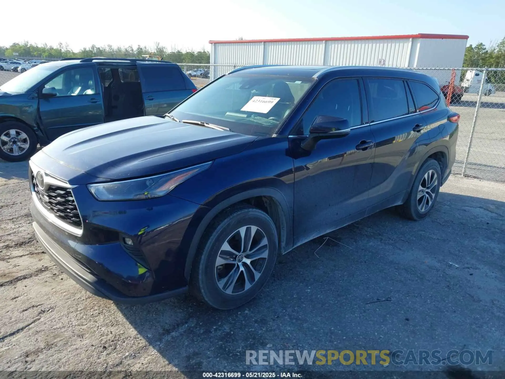 2 Photograph of a damaged car 5TDGZRAH9NS541050 TOYOTA HIGHLANDER 2022