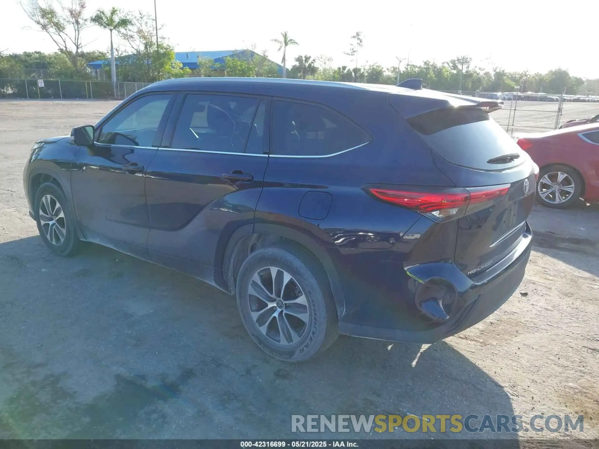 3 Photograph of a damaged car 5TDGZRAH9NS541050 TOYOTA HIGHLANDER 2022