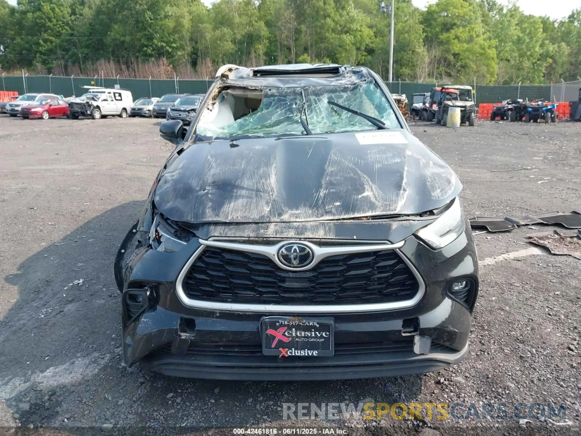 11 Photograph of a damaged car 5TDGZRBH0NS218066 TOYOTA HIGHLANDER 2022