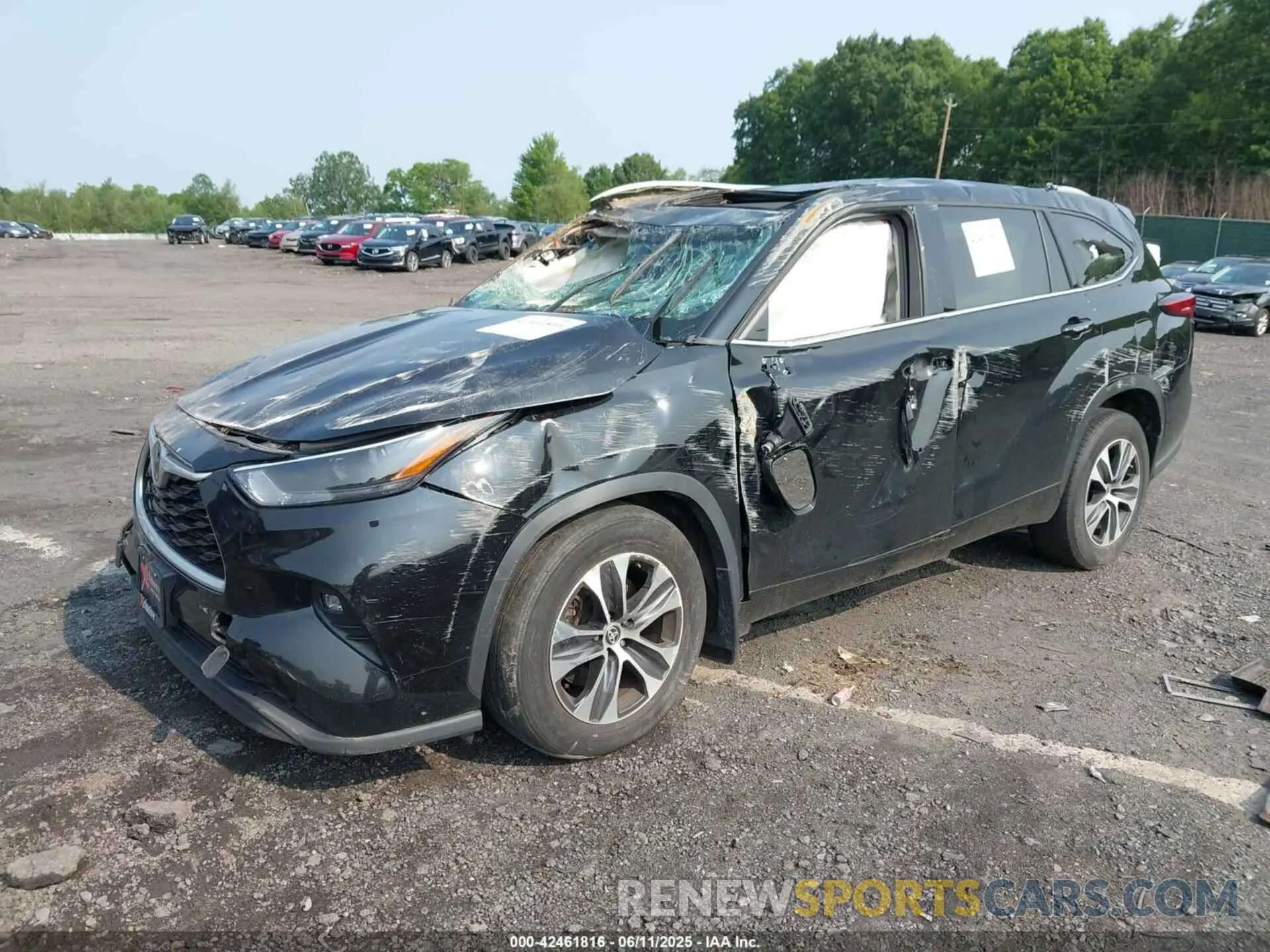 2 Photograph of a damaged car 5TDGZRBH0NS218066 TOYOTA HIGHLANDER 2022