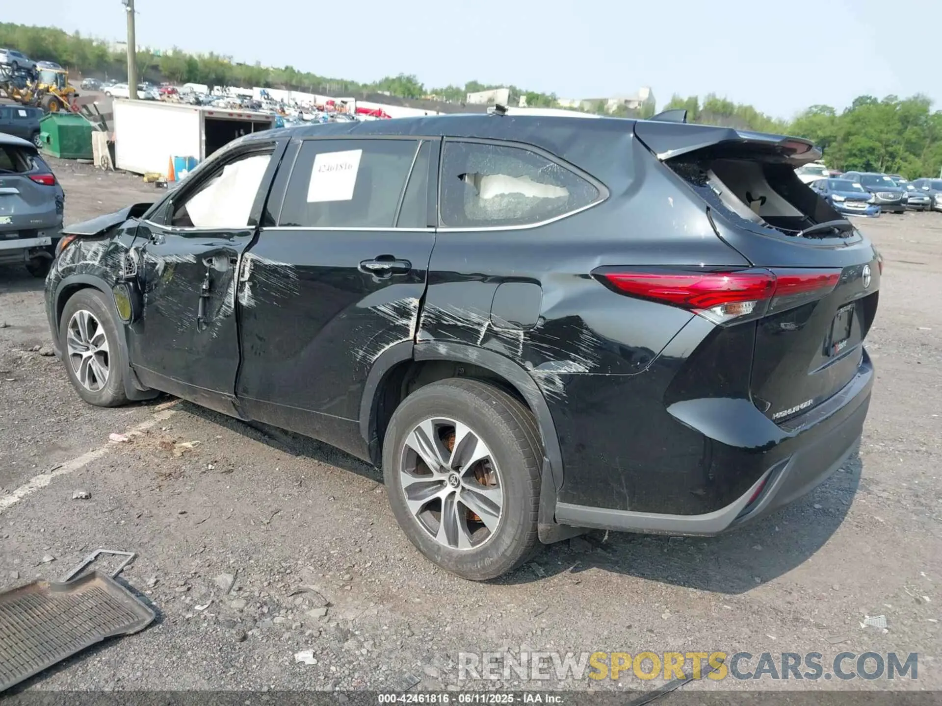 3 Photograph of a damaged car 5TDGZRBH0NS218066 TOYOTA HIGHLANDER 2022