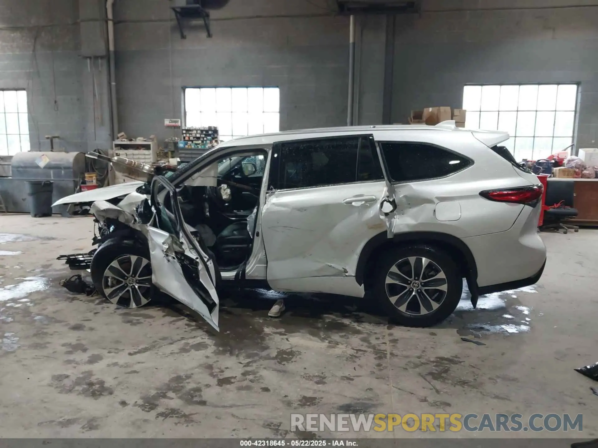12 Фотография поврежденного автомобиля 5TDGZRBH1NS205858 TOYOTA HIGHLANDER 2022