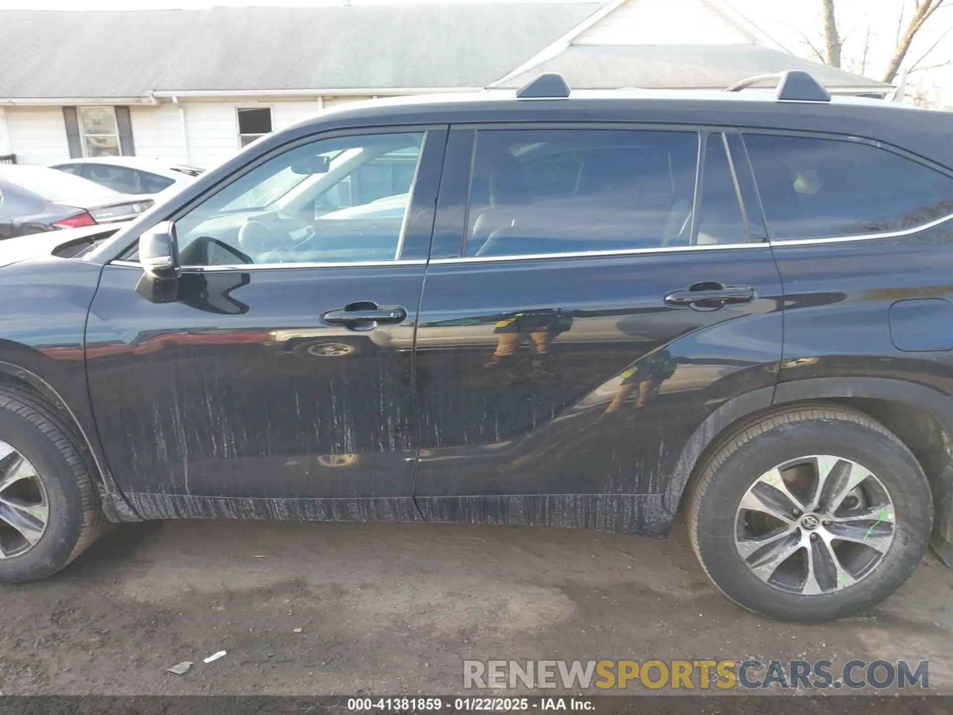 15 Photograph of a damaged car 5TDGZRBH1NS586403 TOYOTA HIGHLANDER 2022