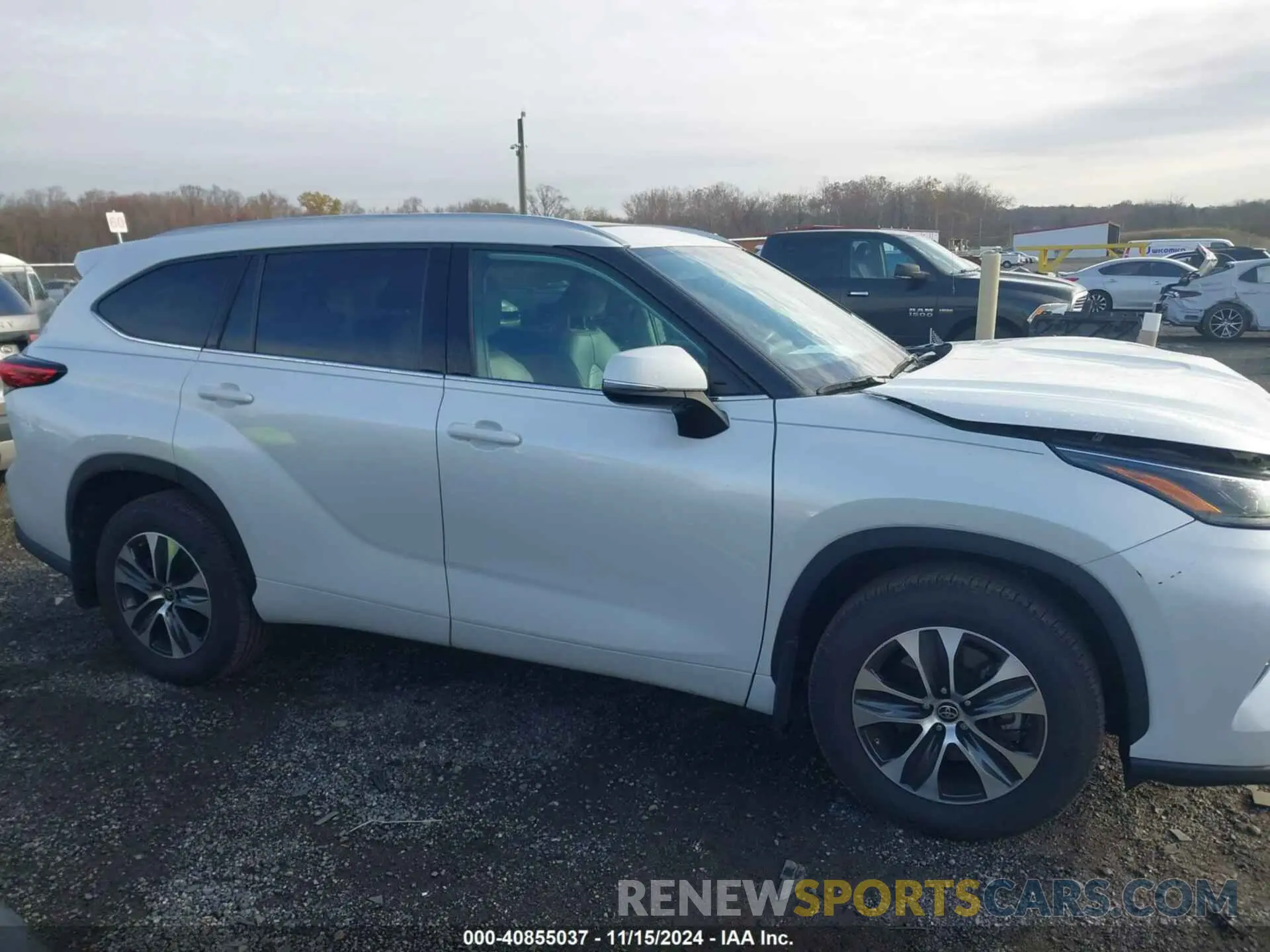 13 Photograph of a damaged car 5TDGZRBH2NS193025 TOYOTA HIGHLANDER 2022