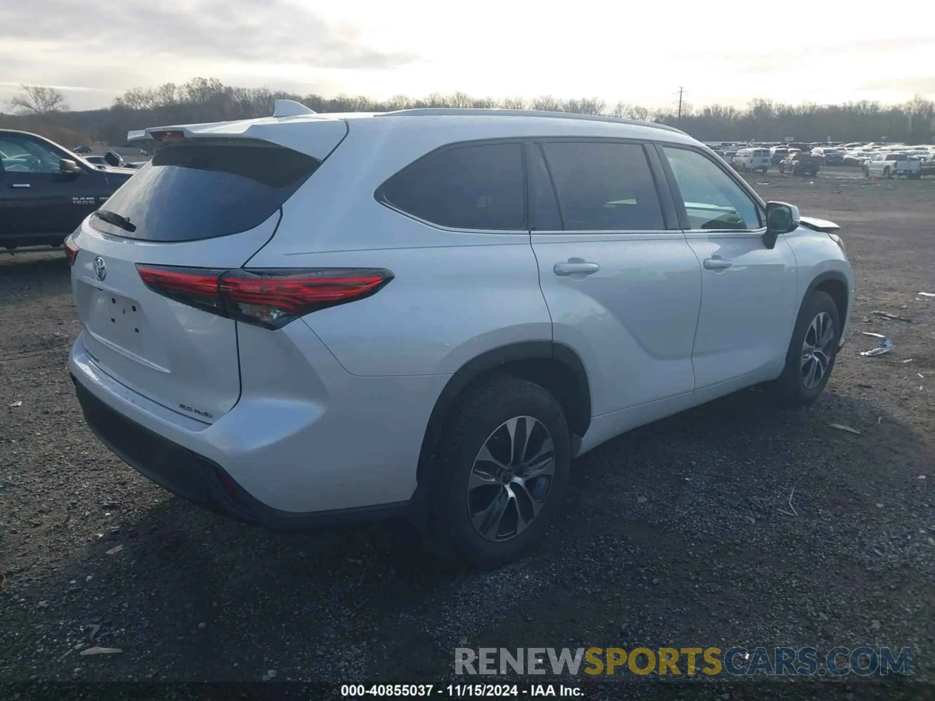 4 Photograph of a damaged car 5TDGZRBH2NS193025 TOYOTA HIGHLANDER 2022