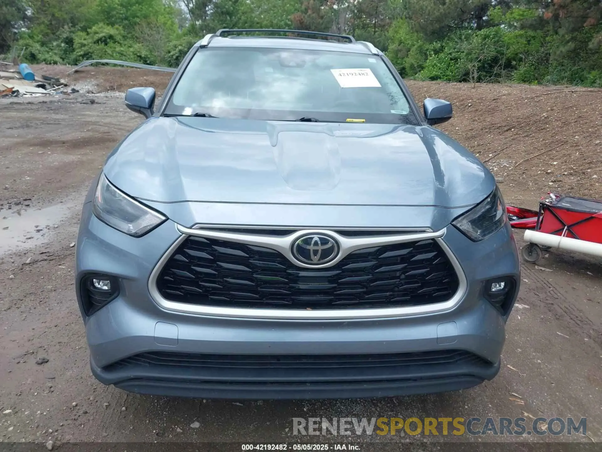 13 Photograph of a damaged car 5TDGZRBH5NS235297 TOYOTA HIGHLANDER 2022