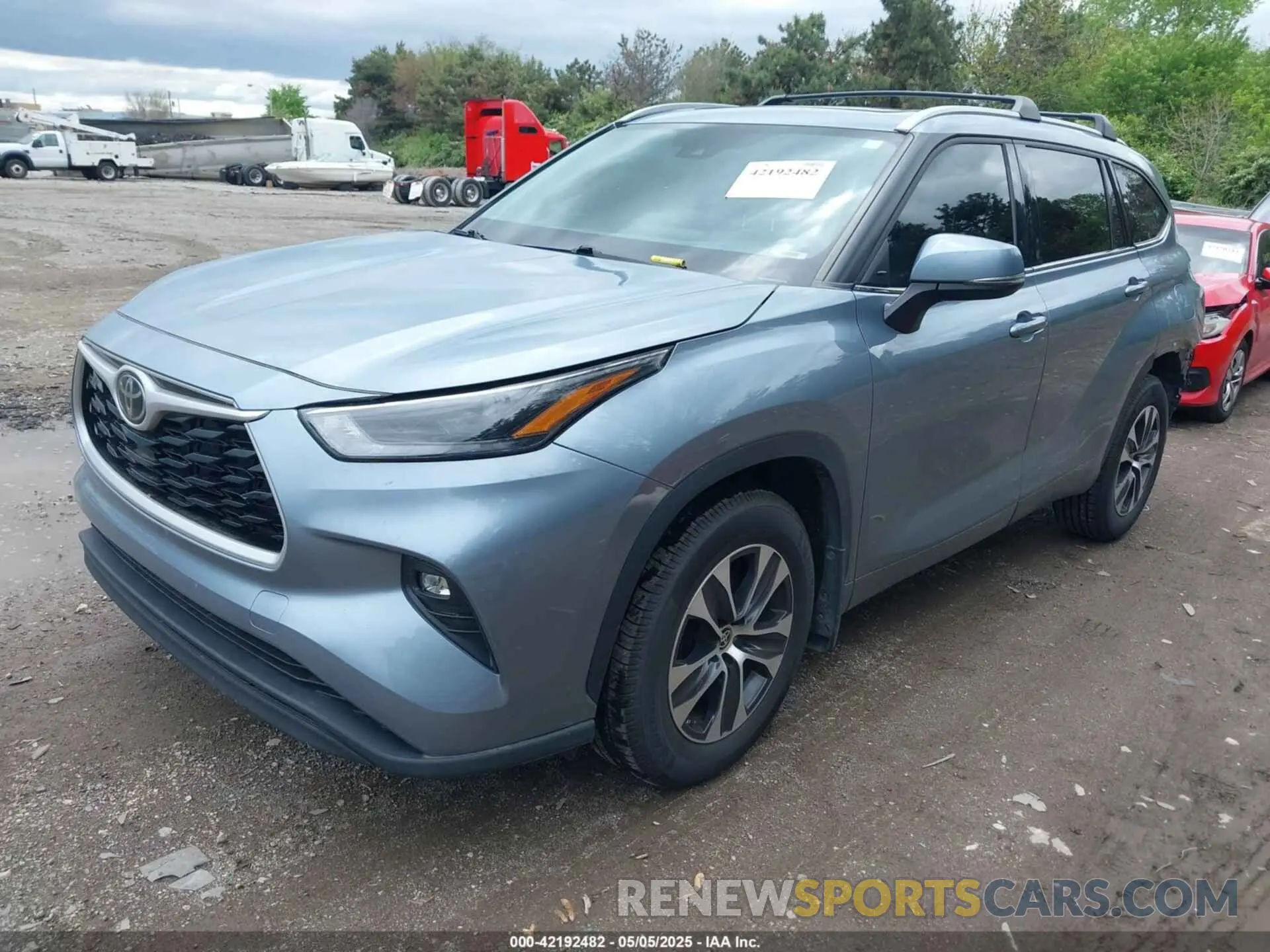 2 Photograph of a damaged car 5TDGZRBH5NS235297 TOYOTA HIGHLANDER 2022