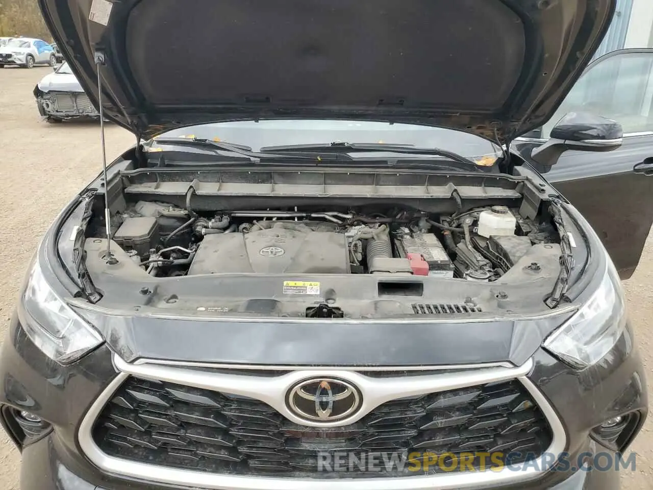12 Photograph of a damaged car 5TDGZRBH5NS588865 TOYOTA HIGHLANDER 2022