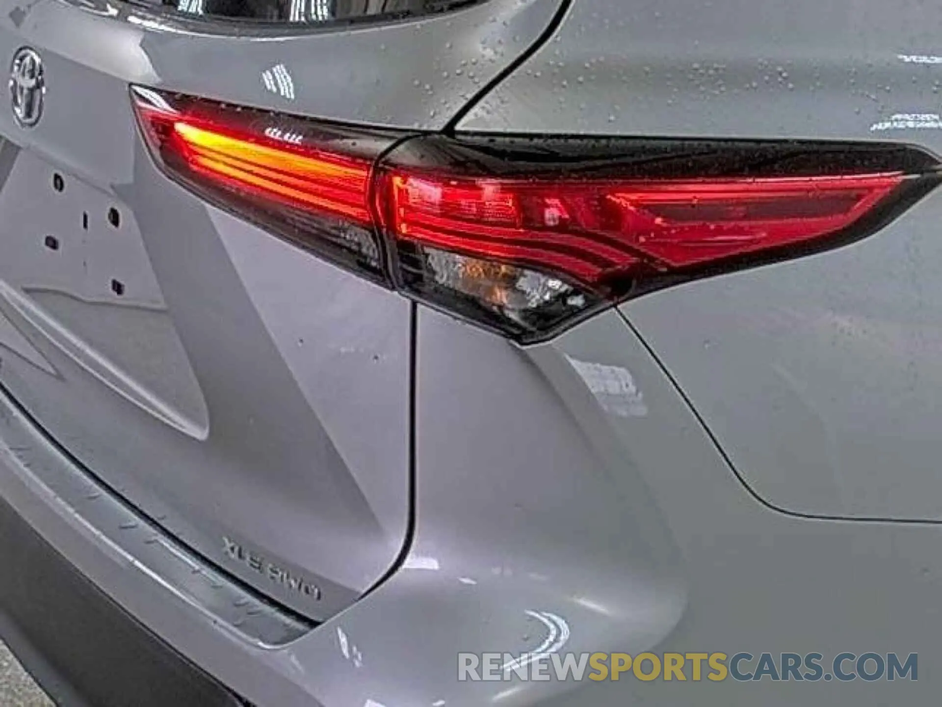 10 Photograph of a damaged car 5TDGZRBH6NS162909 TOYOTA HIGHLANDER 2022