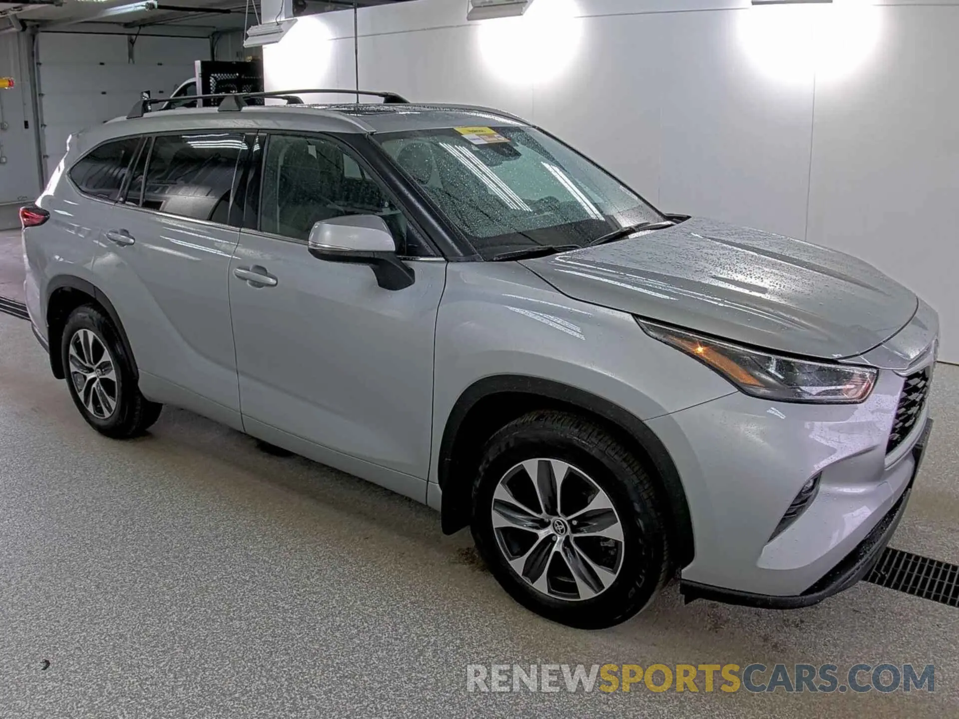 9 Photograph of a damaged car 5TDGZRBH6NS162909 TOYOTA HIGHLANDER 2022