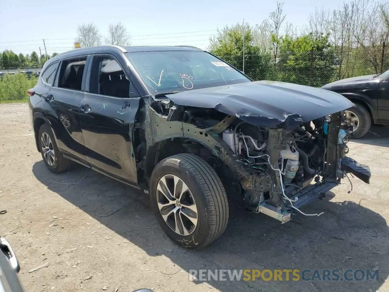 4 Photograph of a damaged car 5TDGZRBH6NS234336 TOYOTA HIGHLANDER 2022