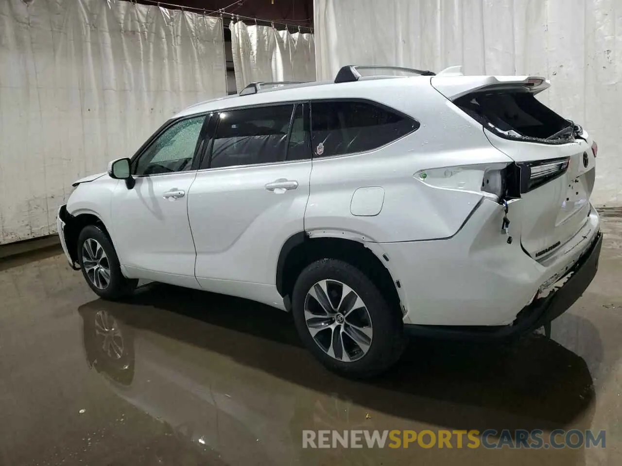 2 Photograph of a damaged car 5TDGZRBH6NS255994 TOYOTA HIGHLANDER 2022