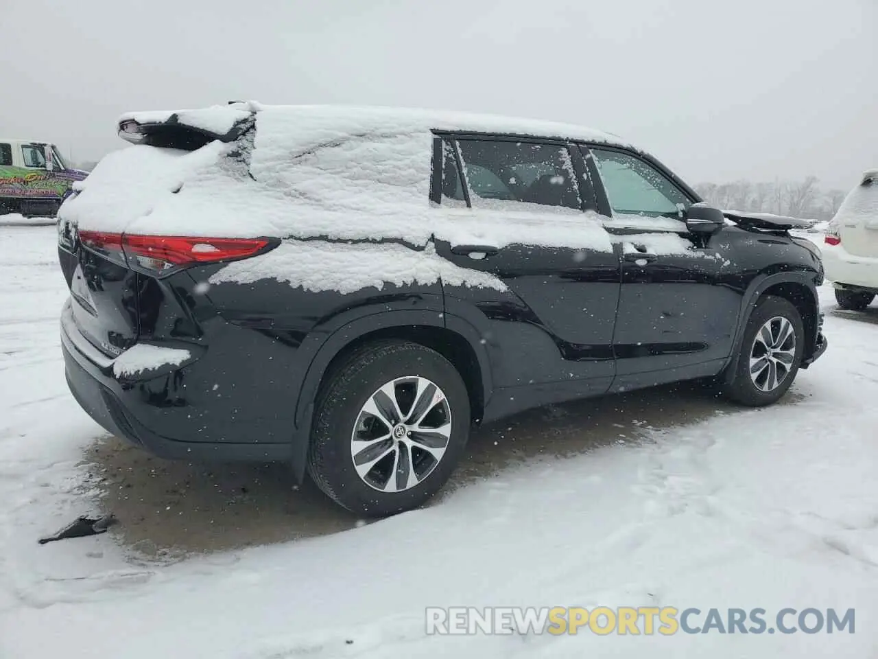 3 Photograph of a damaged car 5TDGZRBH6NS569712 TOYOTA HIGHLANDER 2022