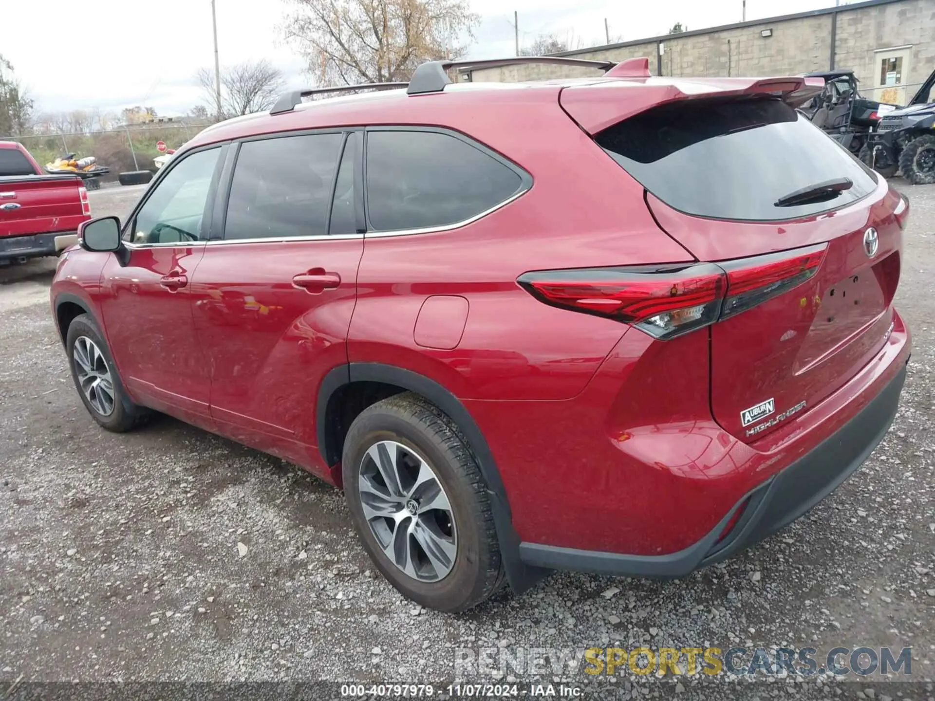 3 Photograph of a damaged car 5TDGZRBH7NS583909 TOYOTA HIGHLANDER 2022