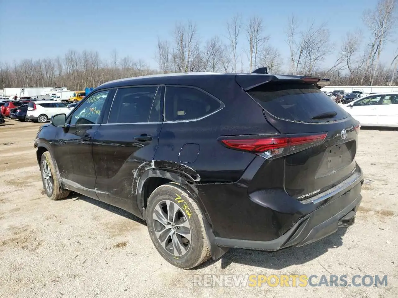 3 Photograph of a damaged car 5TDGZRBH9NS163567 TOYOTA HIGHLANDER 2022