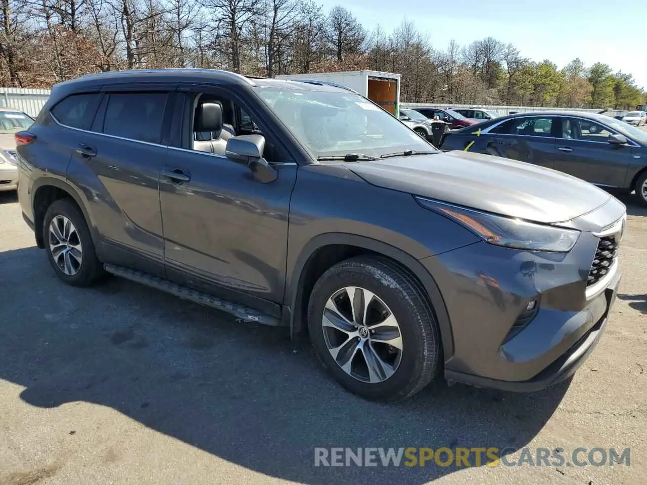 4 Photograph of a damaged car 5TDGZRBH9NS224674 TOYOTA HIGHLANDER 2022