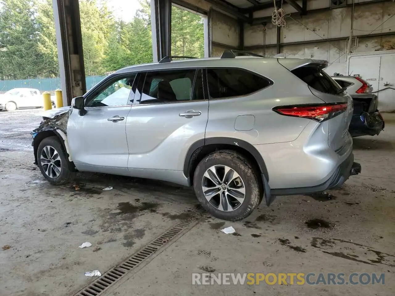 2 Фотография поврежденного автомобиля 5TDGZRBH9NS236677 TOYOTA HIGHLANDER 2022