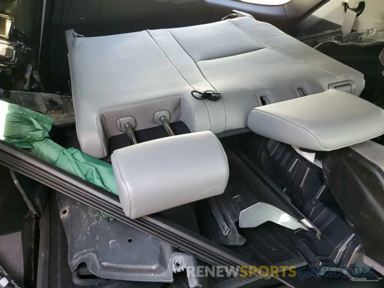 13 Photograph of a damaged car 5TDGZRBHXNS235683 TOYOTA HIGHLANDER 2022