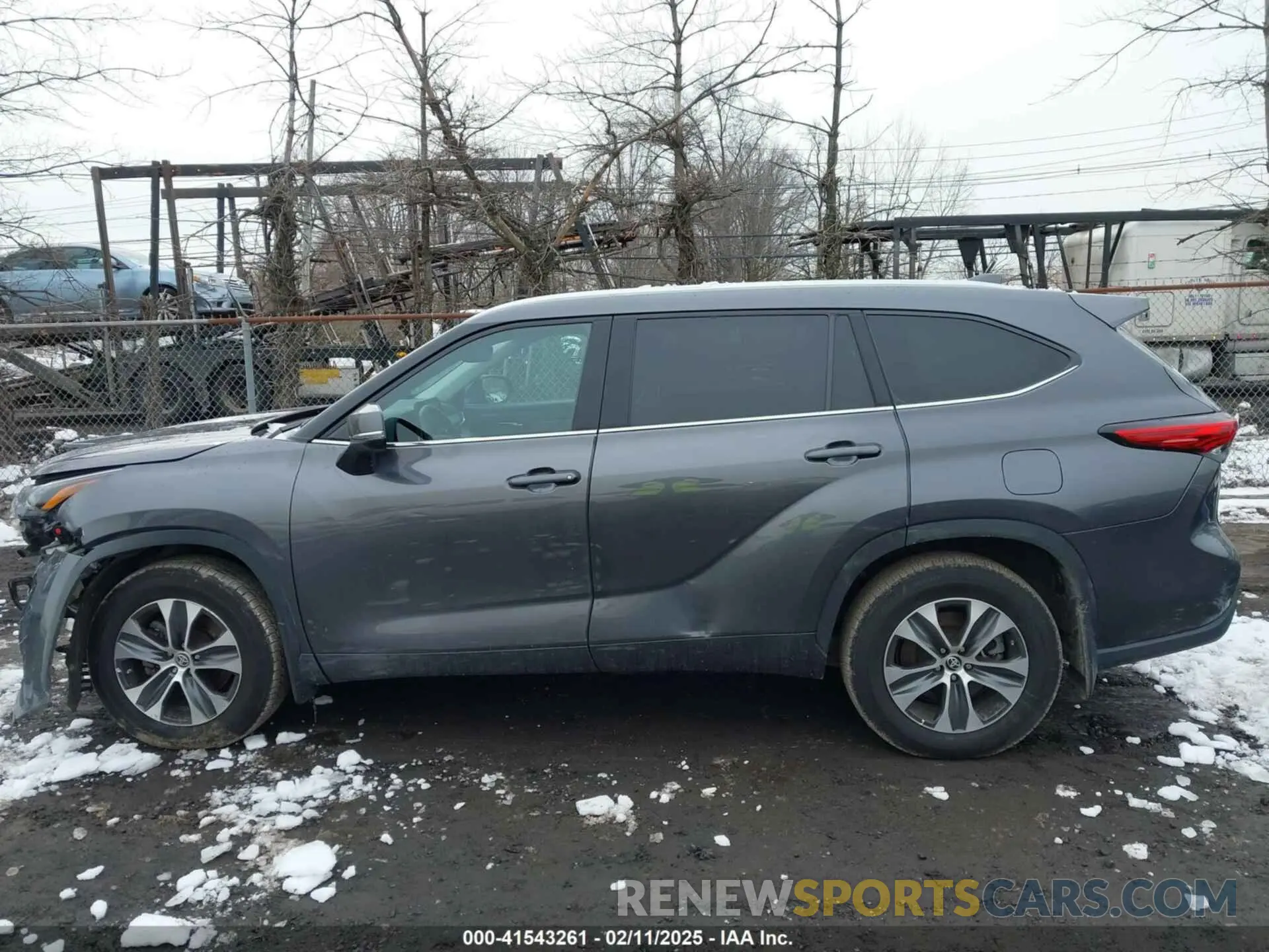 14 Photograph of a damaged car 5TDGZRBHXNS570927 TOYOTA HIGHLANDER 2022