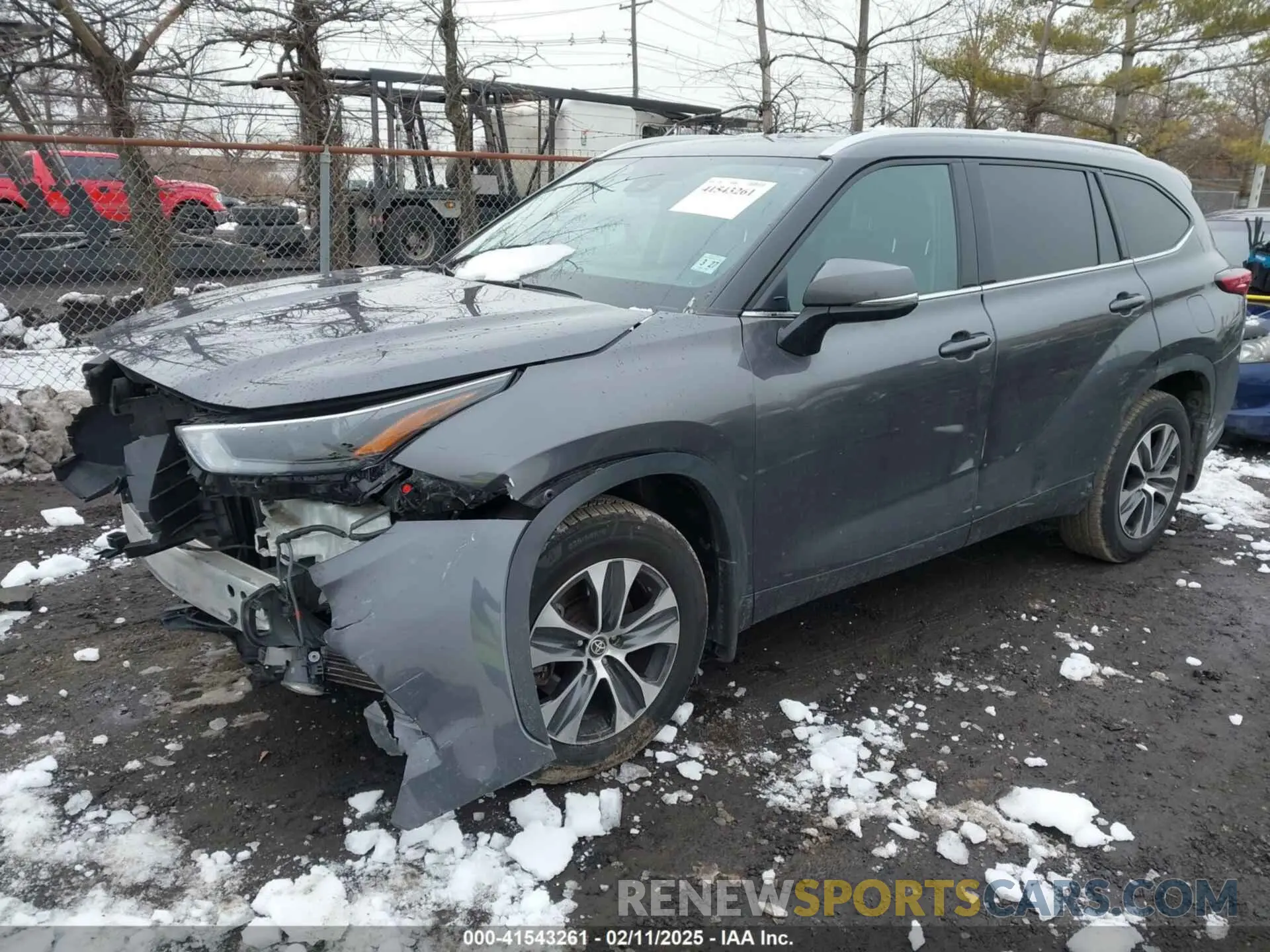 2 Photograph of a damaged car 5TDGZRBHXNS570927 TOYOTA HIGHLANDER 2022