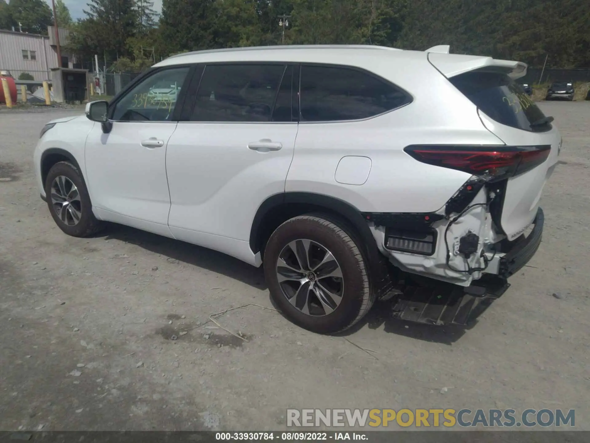 3 Photograph of a damaged car 5TDGZRBHXNS580406 TOYOTA HIGHLANDER 2022