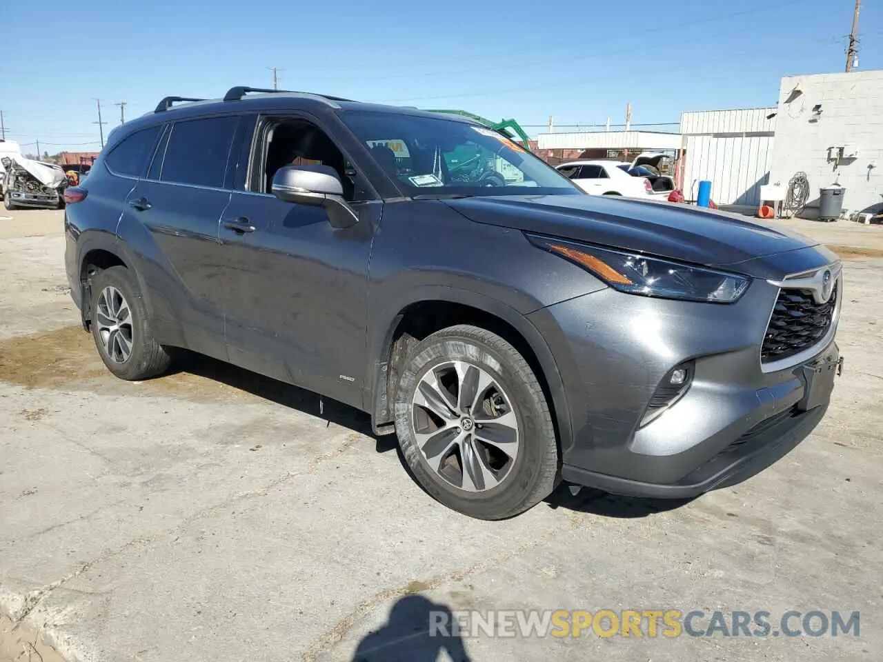 4 Photograph of a damaged car 5TDHBRCH6NS551718 TOYOTA HIGHLANDER 2022