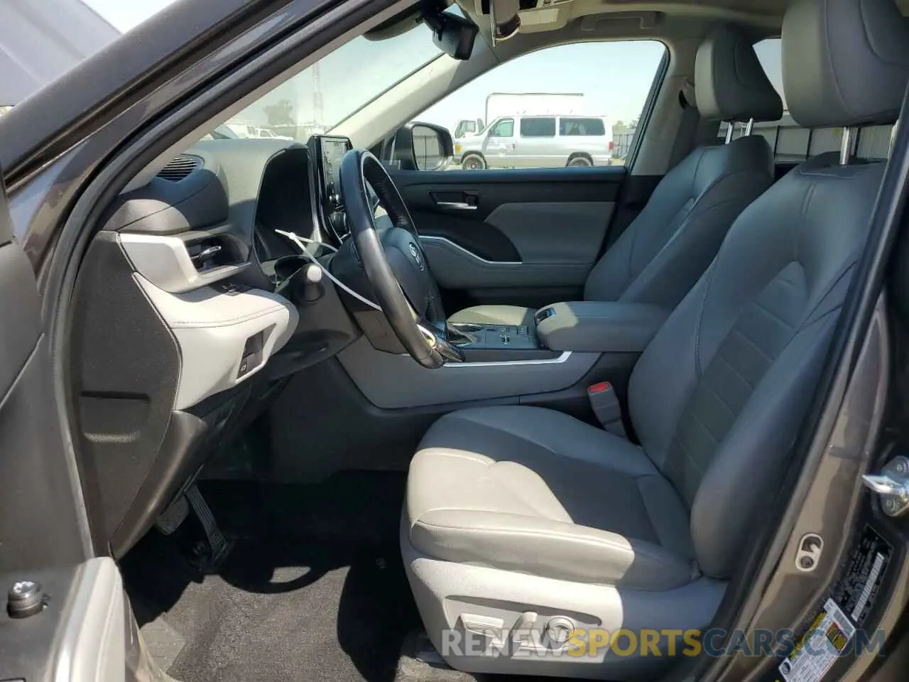 7 Photograph of a damaged car 5TDHBRCH8NS544866 TOYOTA HIGHLANDER 2022