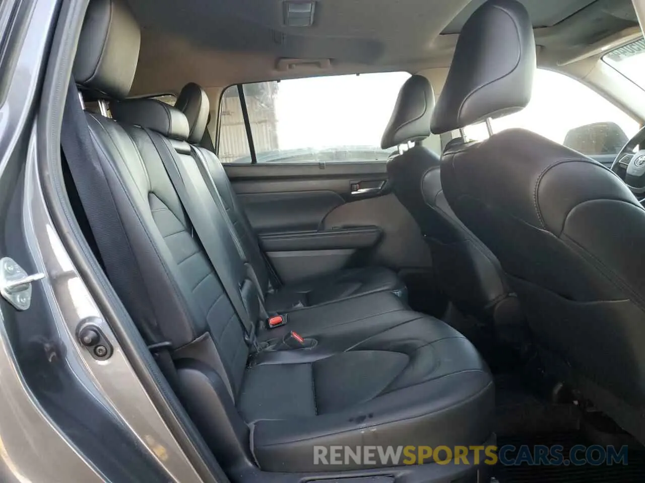 11 Фотография поврежденного автомобиля 5TDHBRCHXNS557361 TOYOTA HIGHLANDER 2022