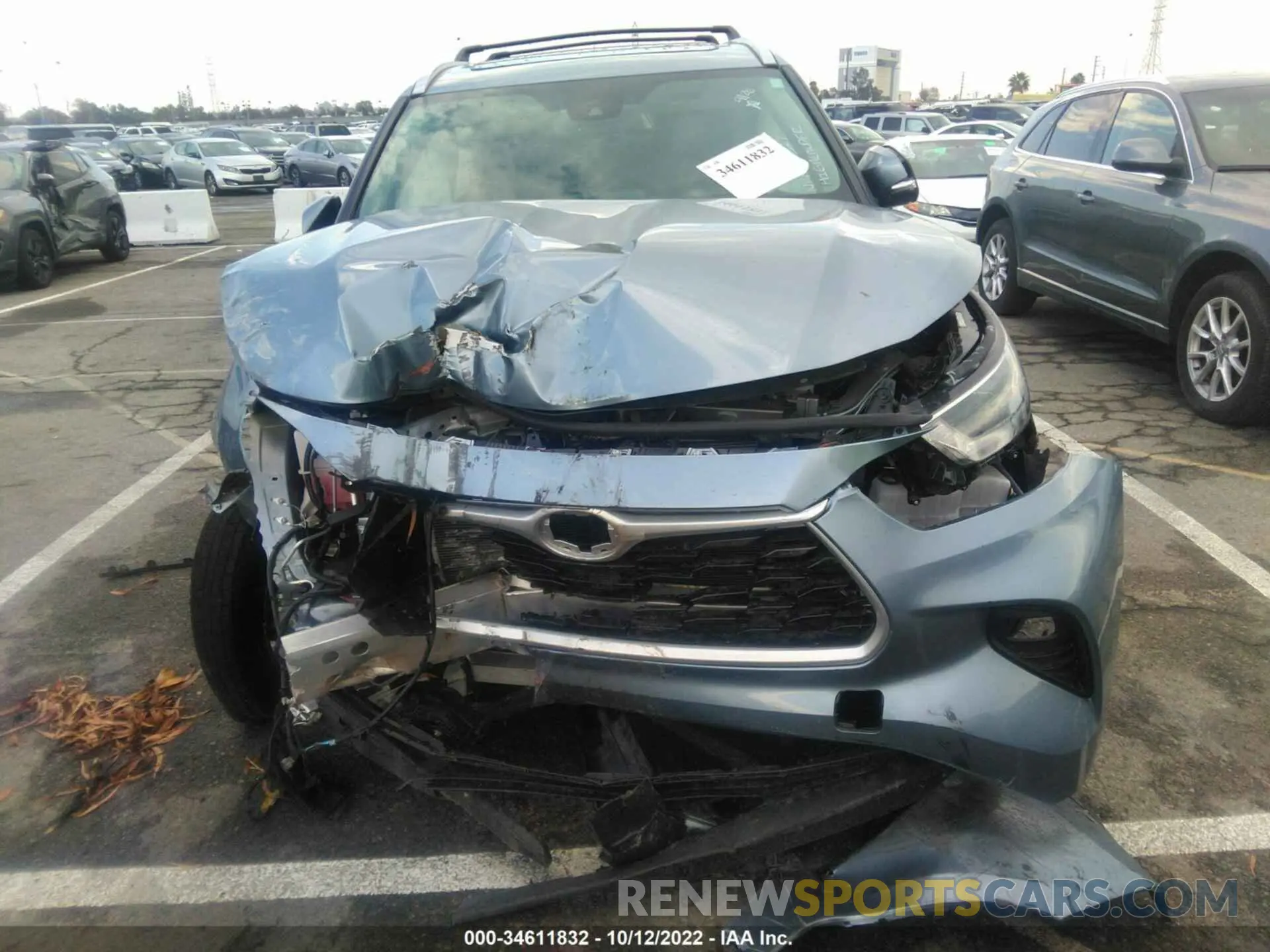 10 Photograph of a damaged car 5TDHZRAH1NS112327 TOYOTA HIGHLANDER 2022