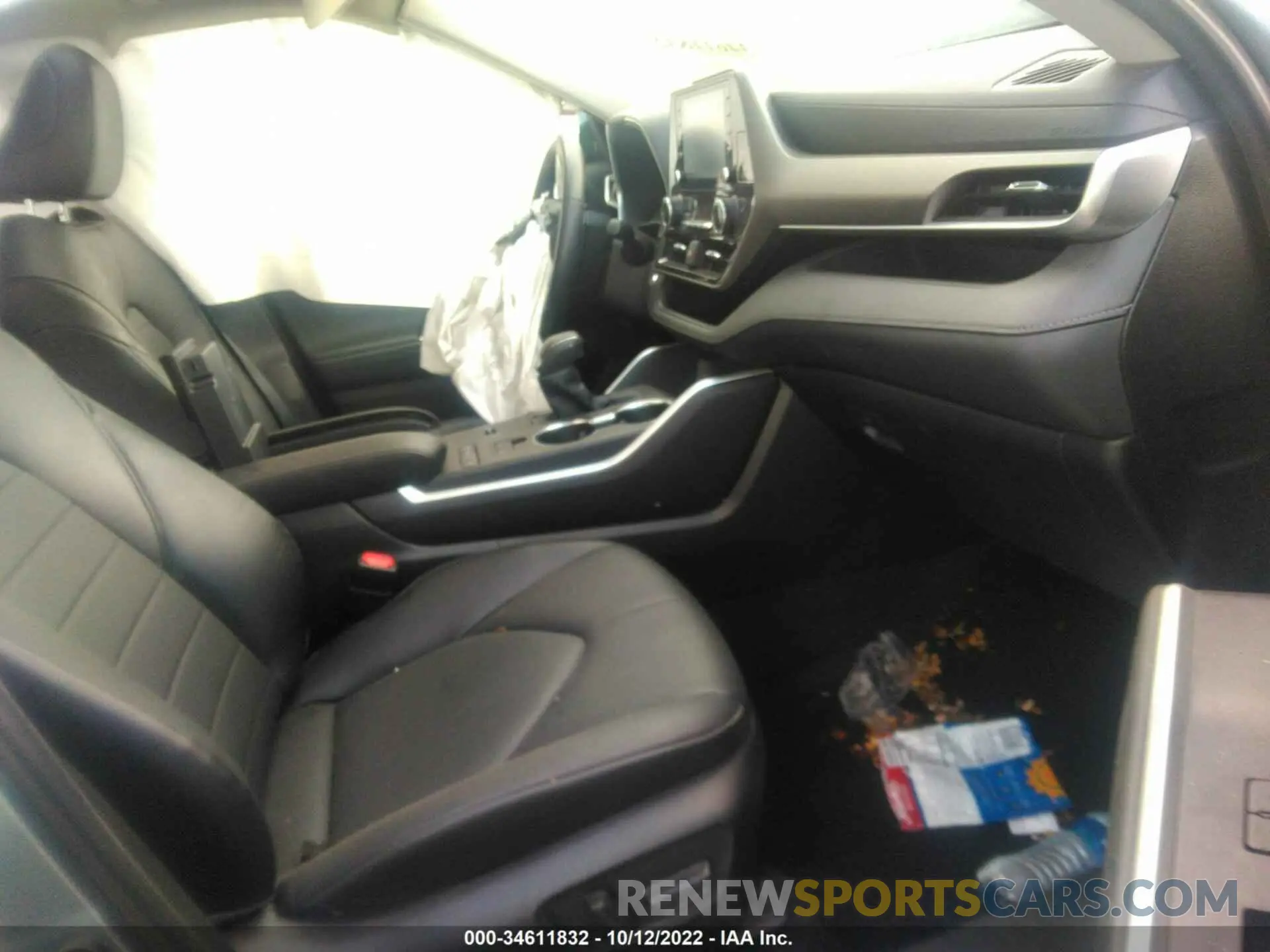 5 Photograph of a damaged car 5TDHZRAH1NS112327 TOYOTA HIGHLANDER 2022