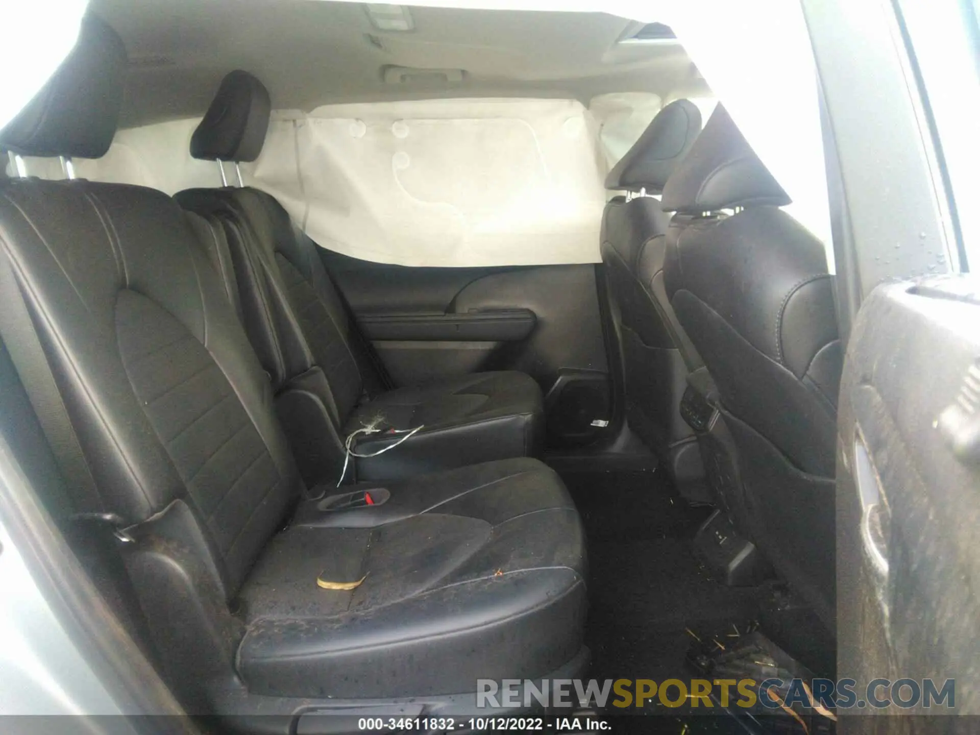 8 Photograph of a damaged car 5TDHZRAH1NS112327 TOYOTA HIGHLANDER 2022
