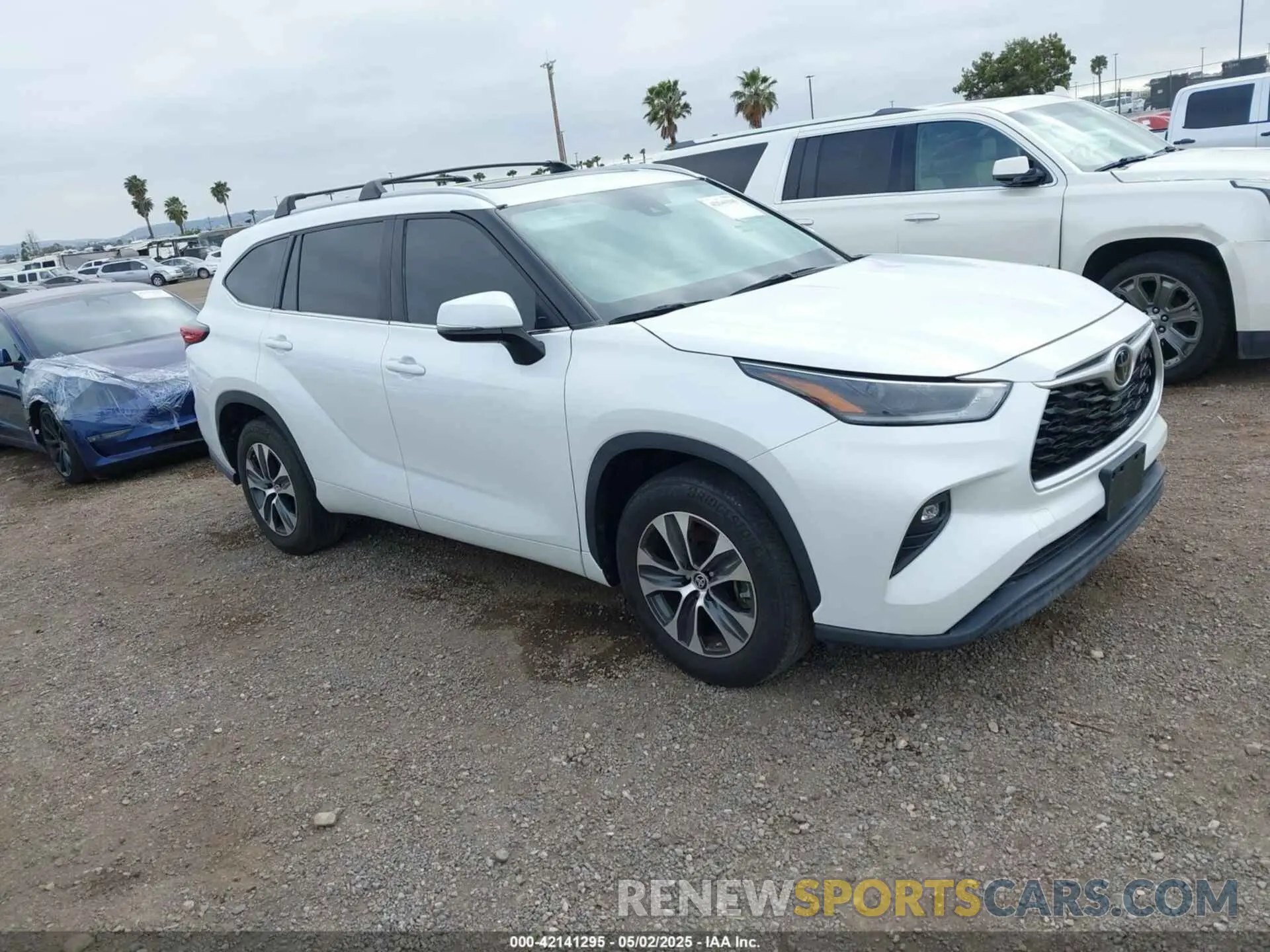 1 Photograph of a damaged car 5TDHZRAH9NS092425 TOYOTA HIGHLANDER 2022