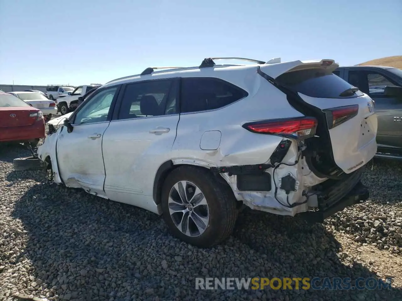 2 Photograph of a damaged car 5TDHZRBH1NS191173 TOYOTA HIGHLANDER 2022