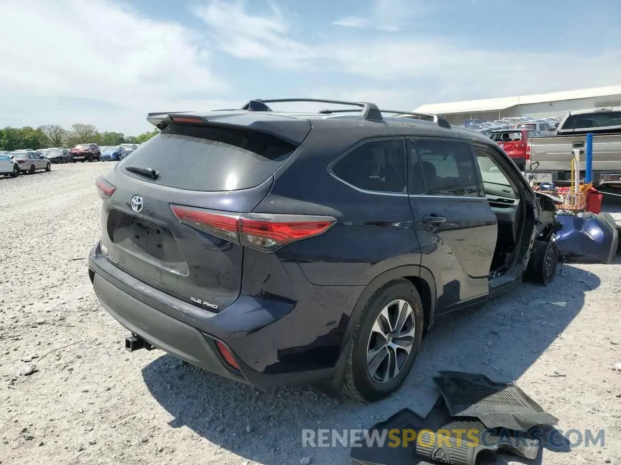 3 Photograph of a damaged car 5TDHZRBH1NS234913 TOYOTA HIGHLANDER 2022