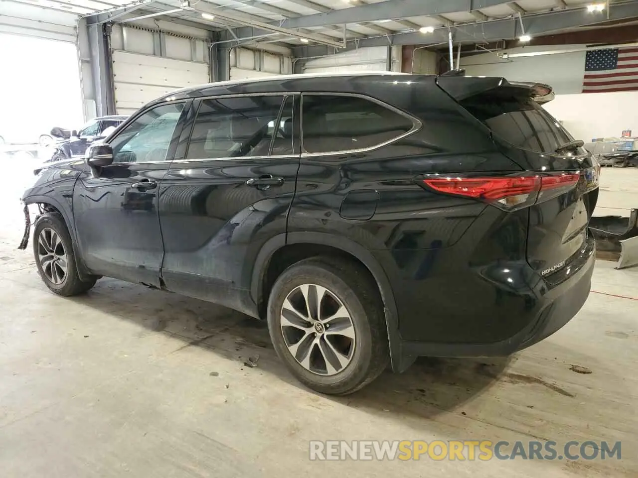 2 Photograph of a damaged car 5TDHZRBH1NS586745 TOYOTA HIGHLANDER 2022