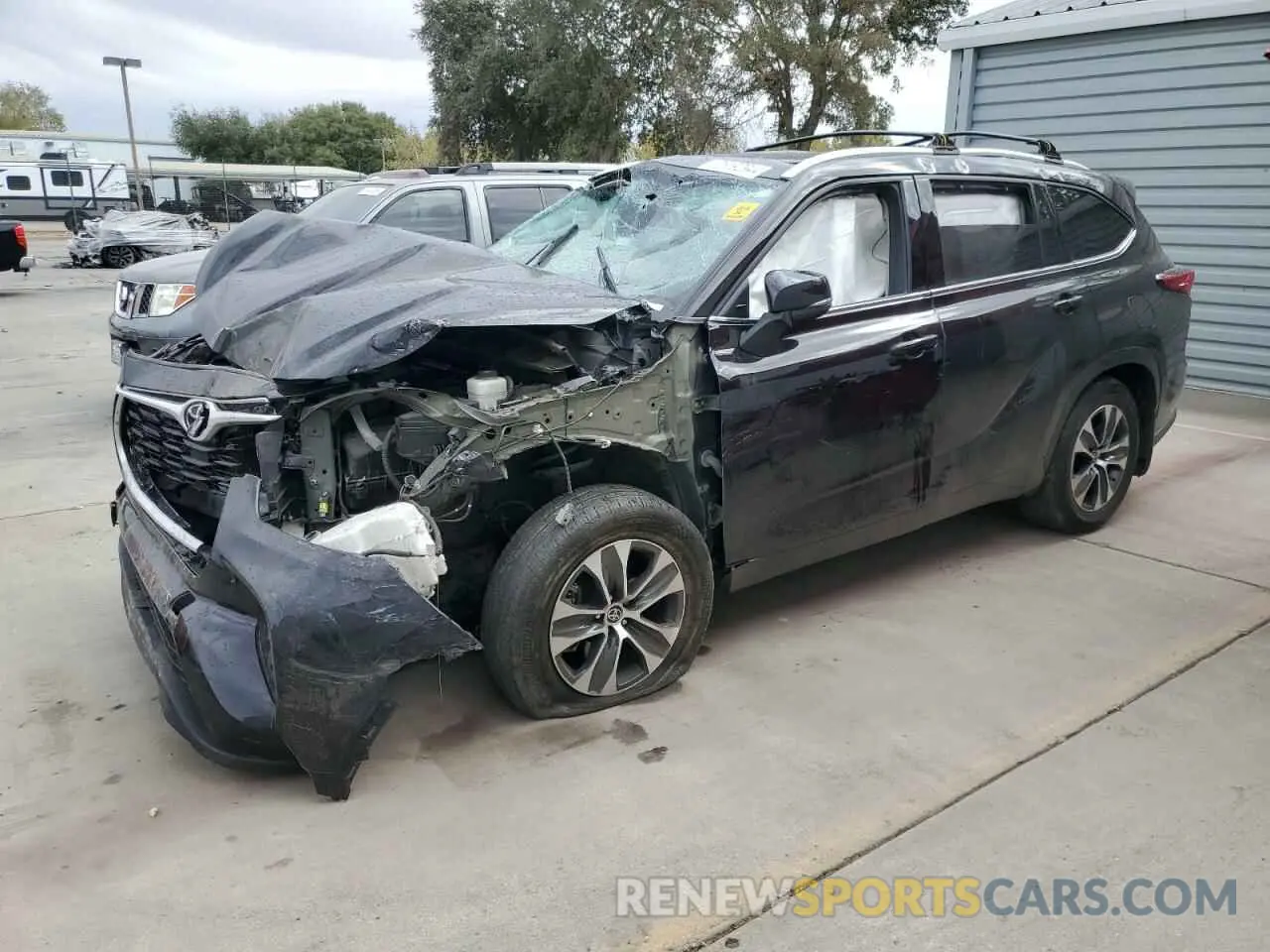 1 Photograph of a damaged car 5TDHZRBH2NS202763 TOYOTA HIGHLANDER 2022