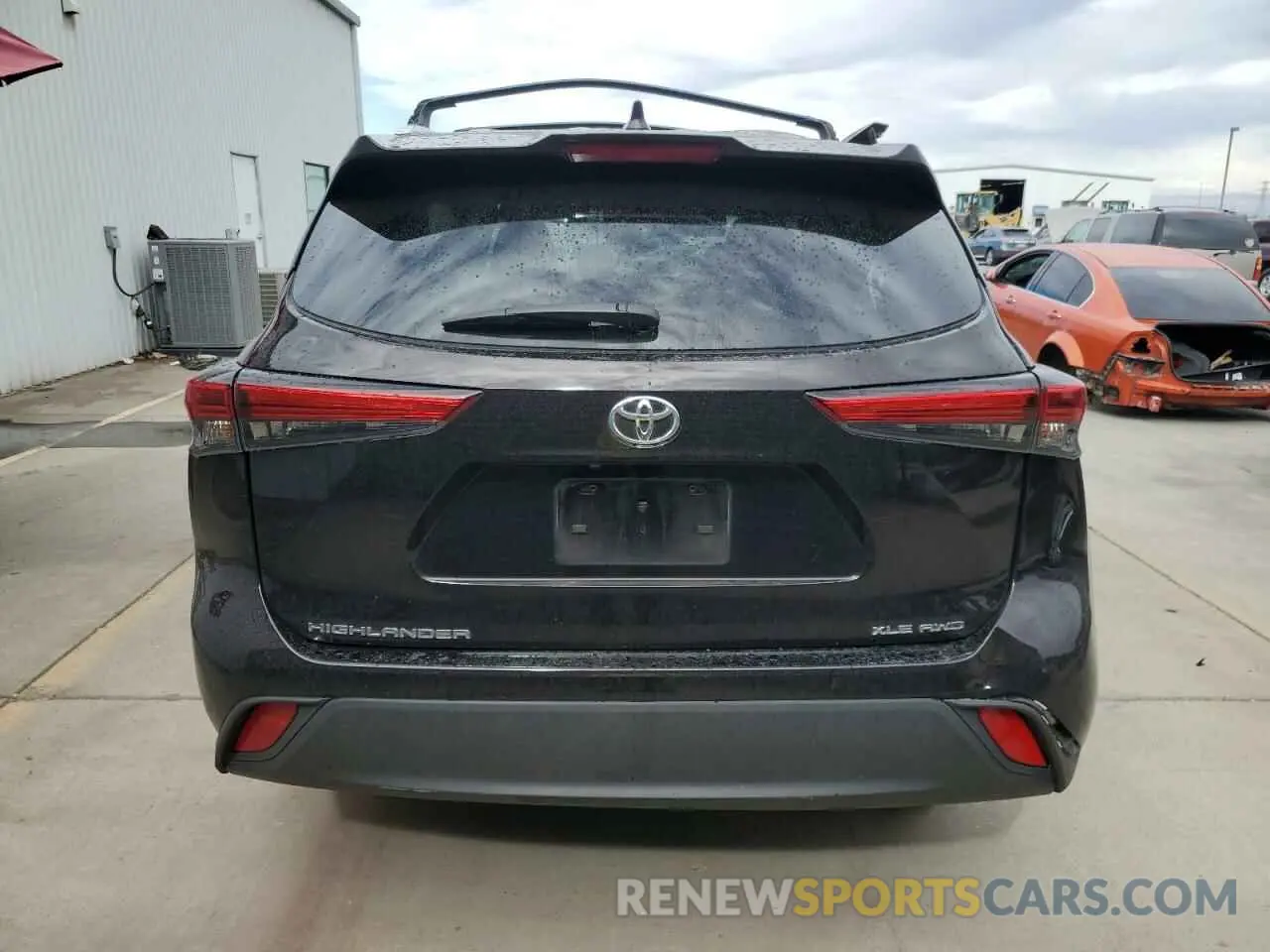 6 Photograph of a damaged car 5TDHZRBH2NS202763 TOYOTA HIGHLANDER 2022