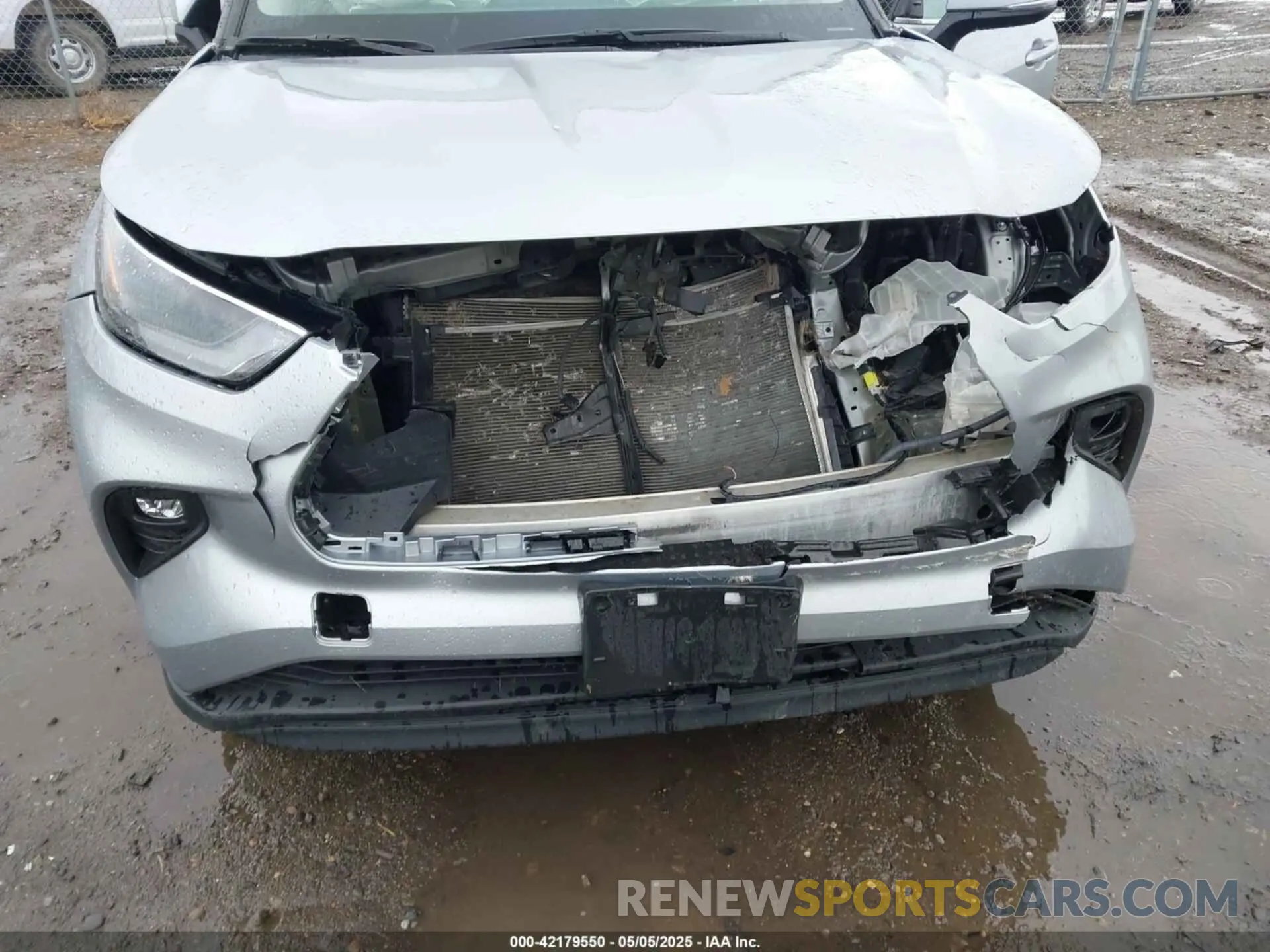 6 Photograph of a damaged car 5TDHZRBH4NS597187 TOYOTA HIGHLANDER 2022