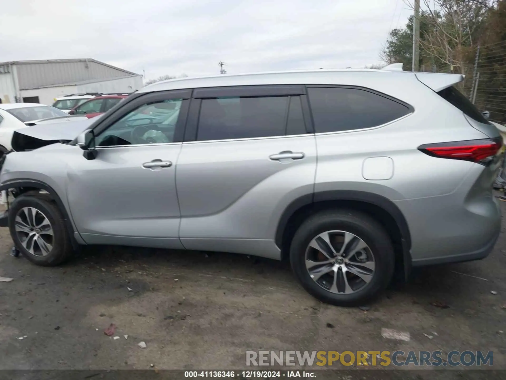 13 Photograph of a damaged car 5TDHZRBH5NS194013 TOYOTA HIGHLANDER 2022