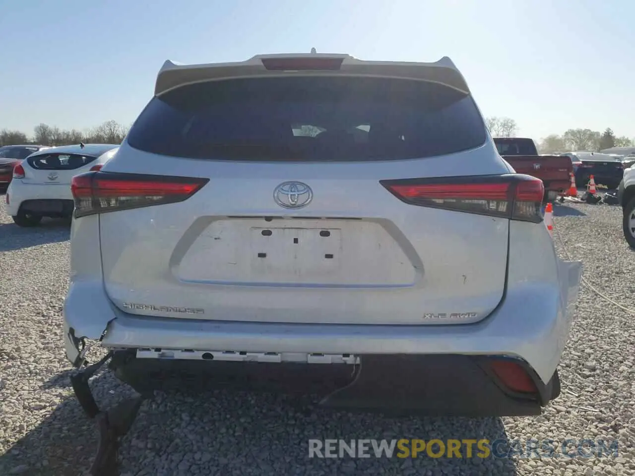 6 Photograph of a damaged car 5TDHZRBH8NS589500 TOYOTA HIGHLANDER 2022