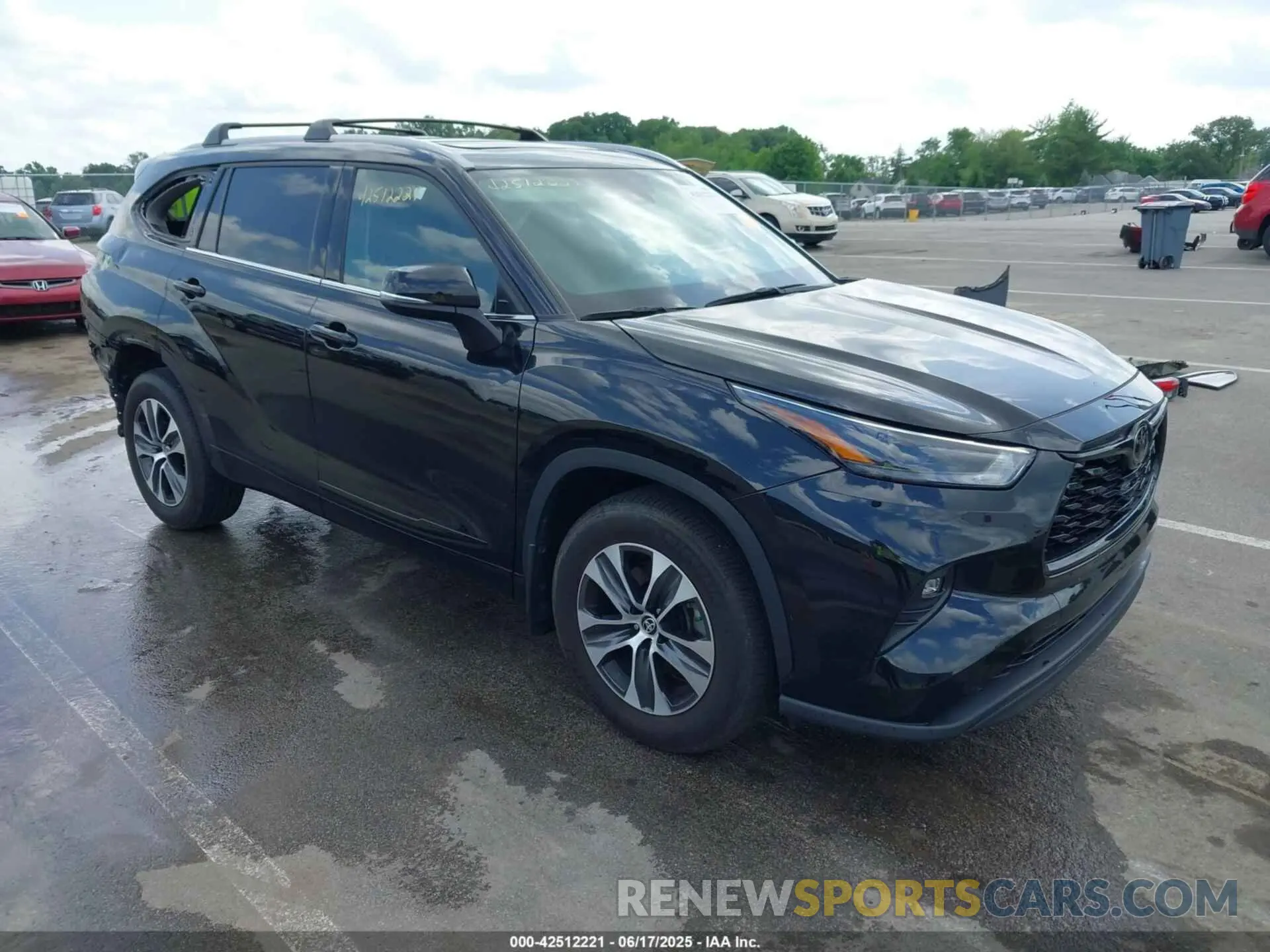 1 Photograph of a damaged car 5TDHZRBHXNS233906 TOYOTA HIGHLANDER 2022
