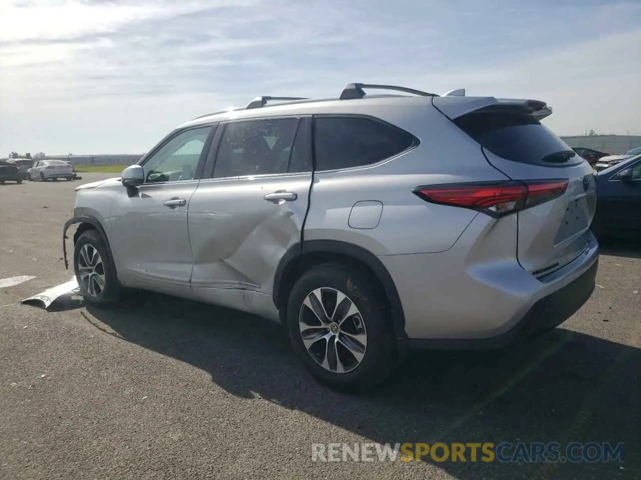 2 Photograph of a damaged car 5TDHZRBHXNS575887 TOYOTA HIGHLANDER 2022