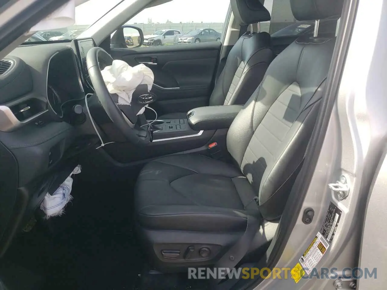 7 Photograph of a damaged car 5TDHZRBHXNS575887 TOYOTA HIGHLANDER 2022