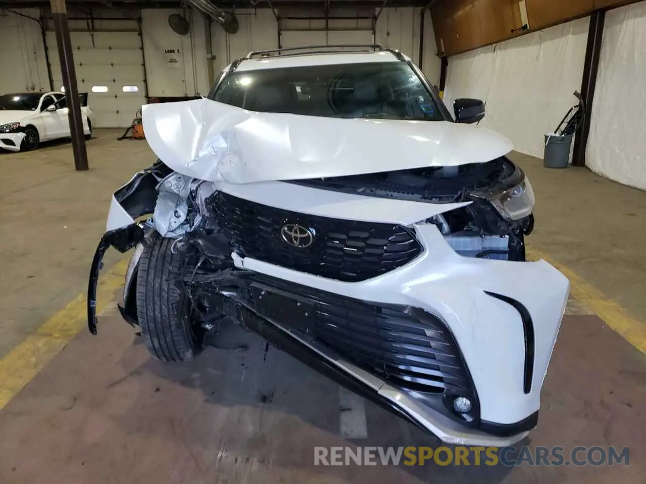 5 Photograph of a damaged car 5TDJZRBH4NS197633 TOYOTA HIGHLANDER 2022