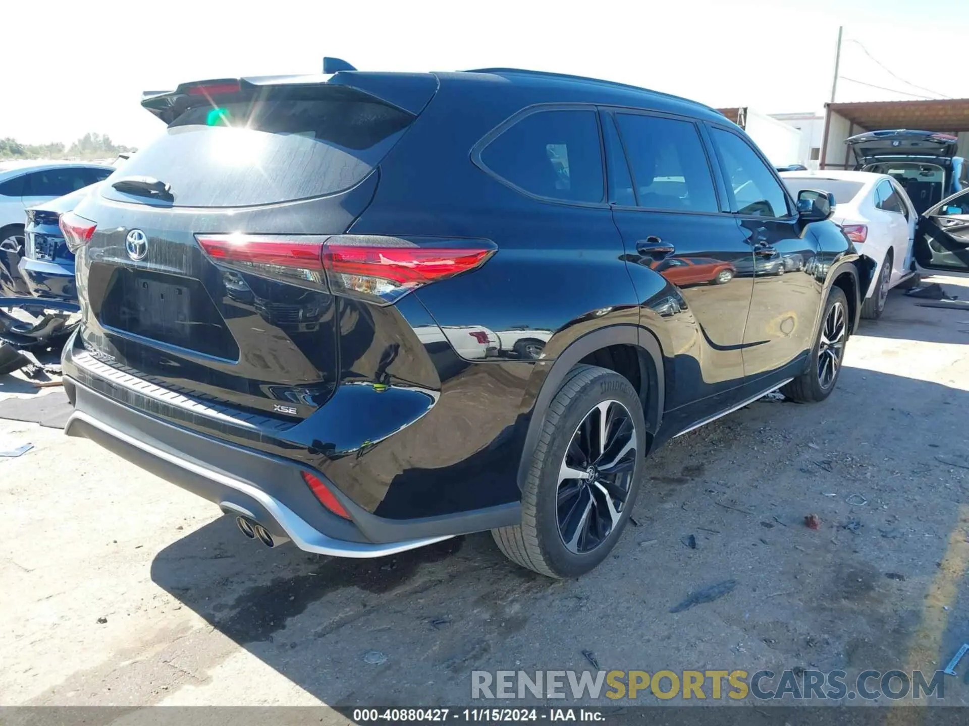4 Photograph of a damaged car 5TDLZRAH4NS135725 TOYOTA HIGHLANDER 2022