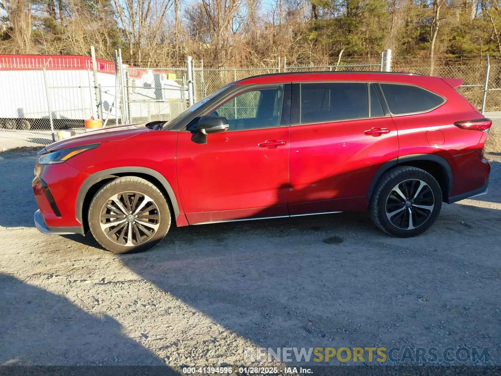 14 Photograph of a damaged car 5TDLZRBH0NS180675 TOYOTA HIGHLANDER 2022