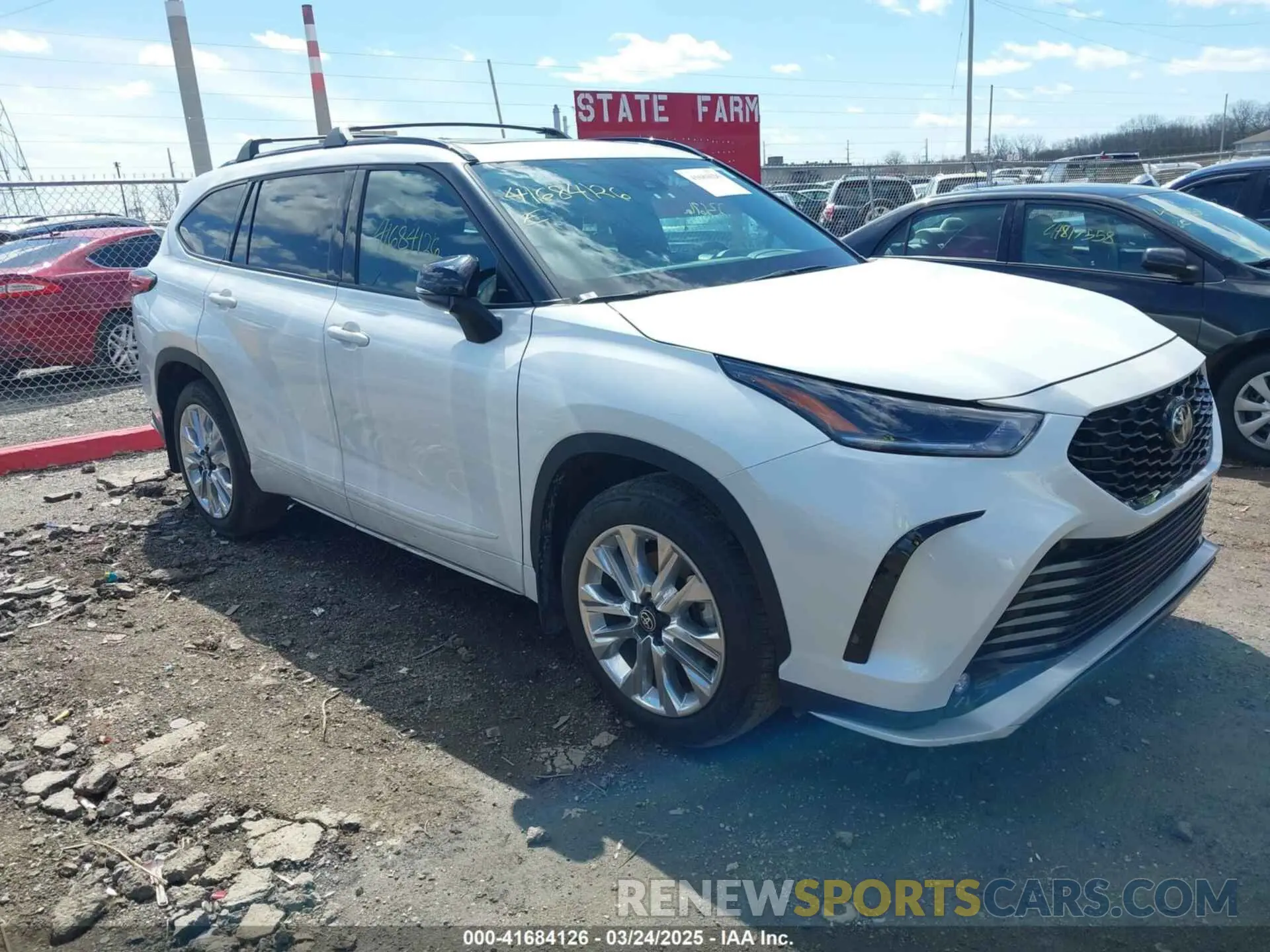 1 Photograph of a damaged car 5TDLZRBH0NS235559 TOYOTA HIGHLANDER 2022