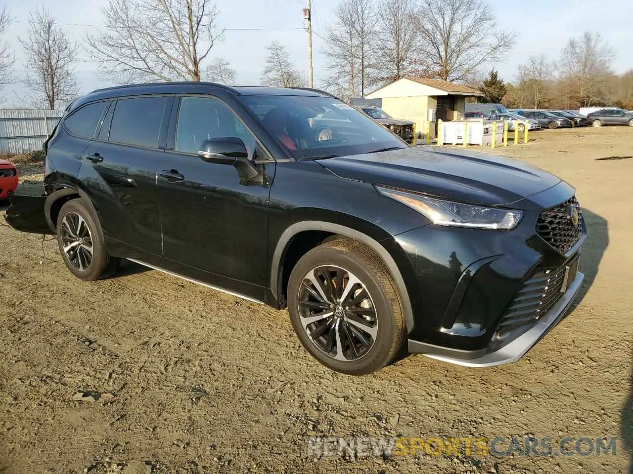 4 Photograph of a damaged car 5TDLZRBH4NS213760 TOYOTA HIGHLANDER 2022