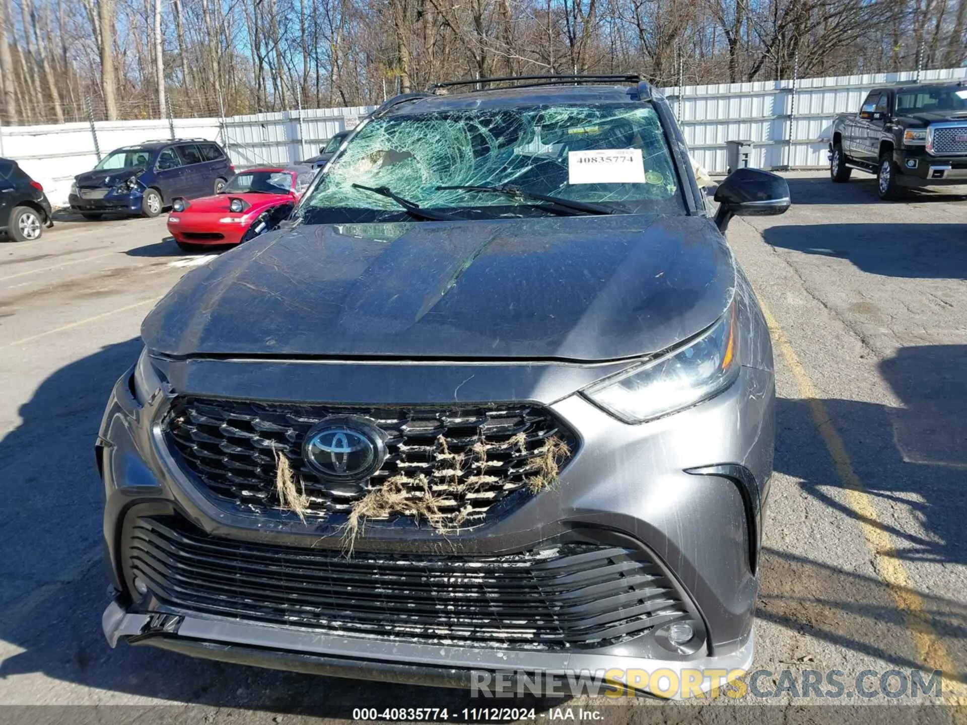 11 Photograph of a damaged car 5TDLZRBH6NS203165 TOYOTA HIGHLANDER 2022