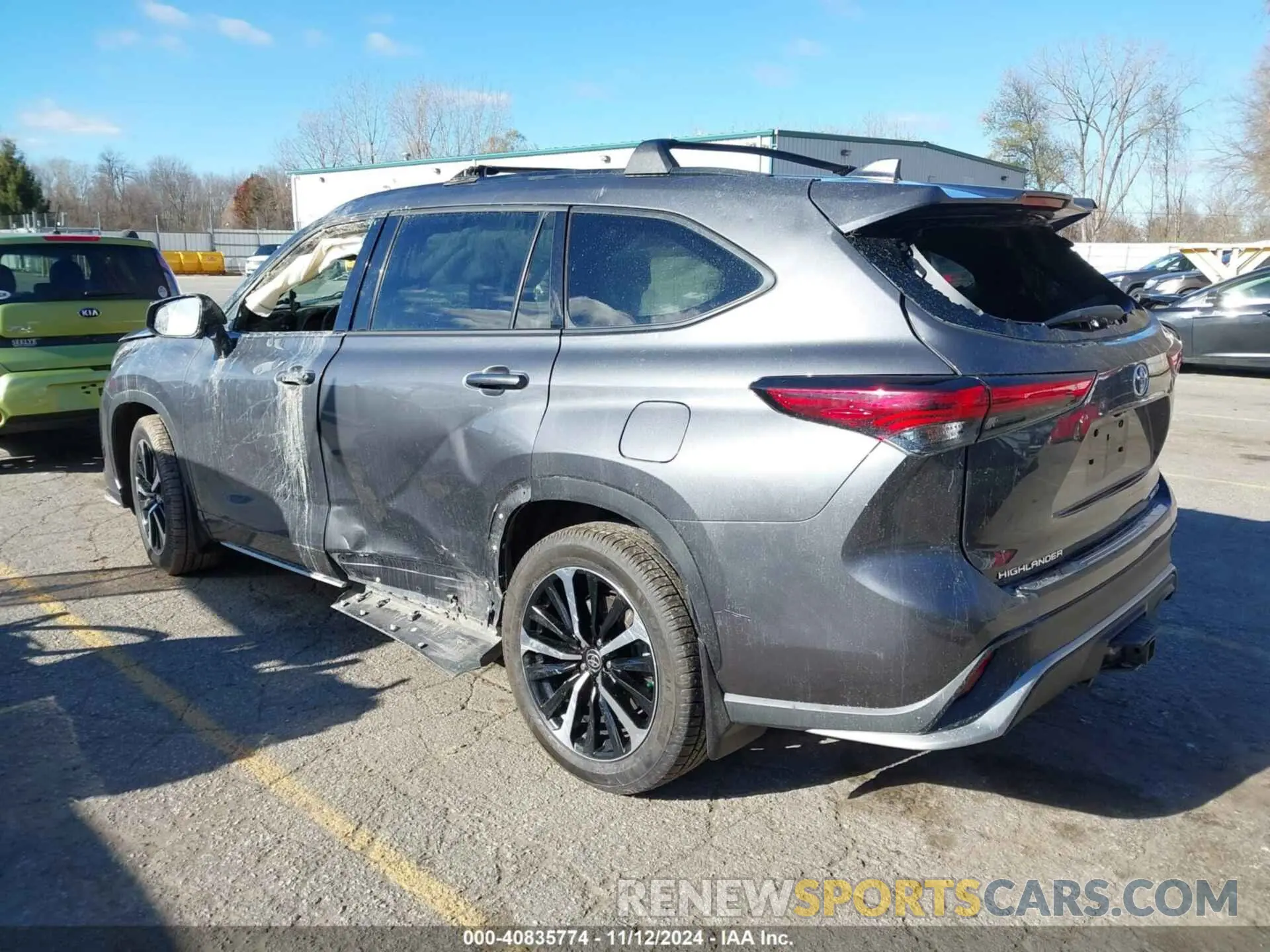 3 Photograph of a damaged car 5TDLZRBH6NS203165 TOYOTA HIGHLANDER 2022